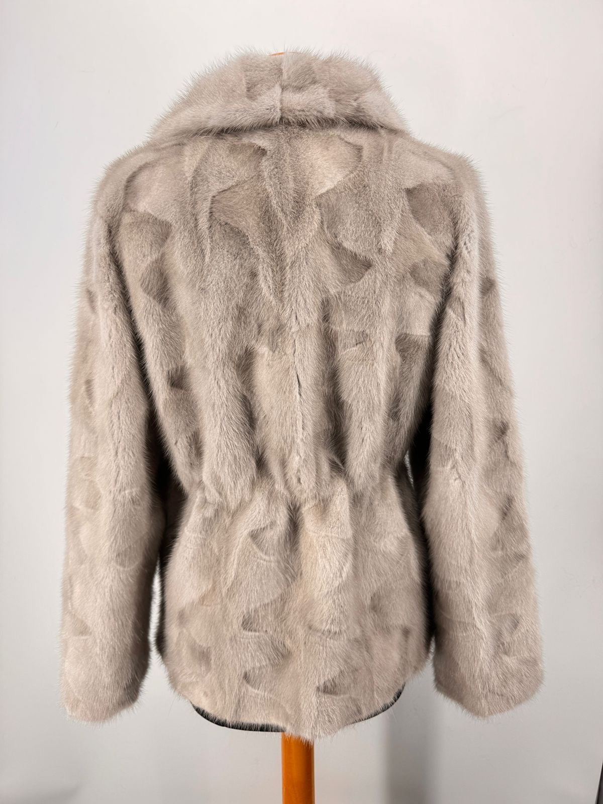 ZERMATT - Visone Full Skin - SU MISURA - Realizzato a mano - Certificato SAGA Furs