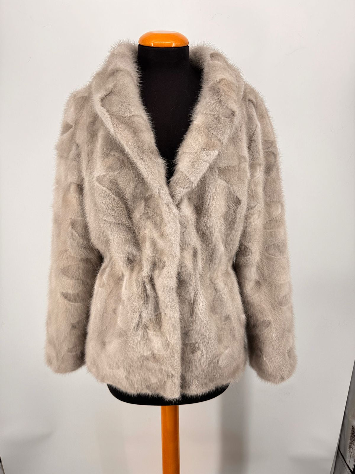 ZERMATT - Visone Full Skin - SU MISURA - Realizzato a mano - Certificato SAGA Furs