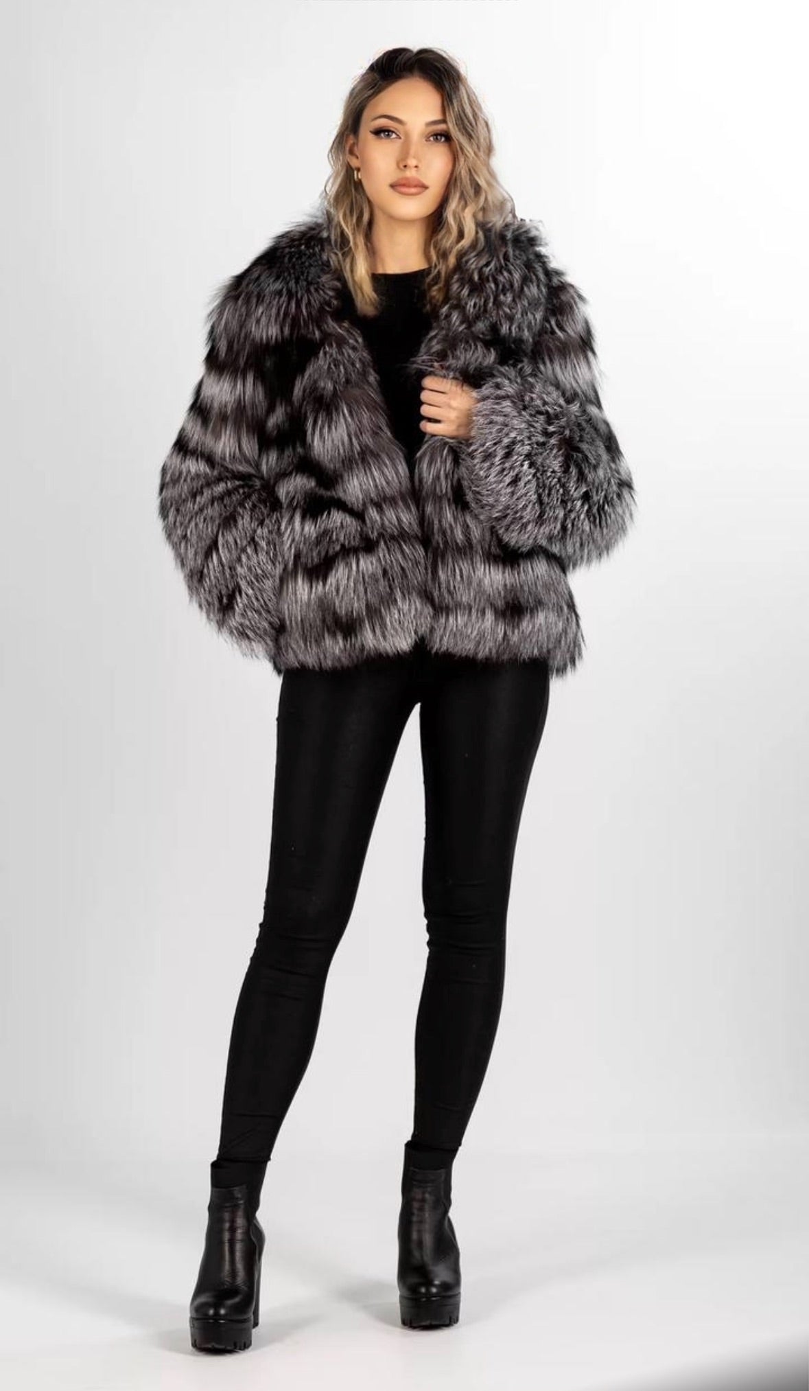 SAINT MORITZ - Volpe Full Skin - SU MISURA - Realizzato interamente a mano - certificato SAGA Furs